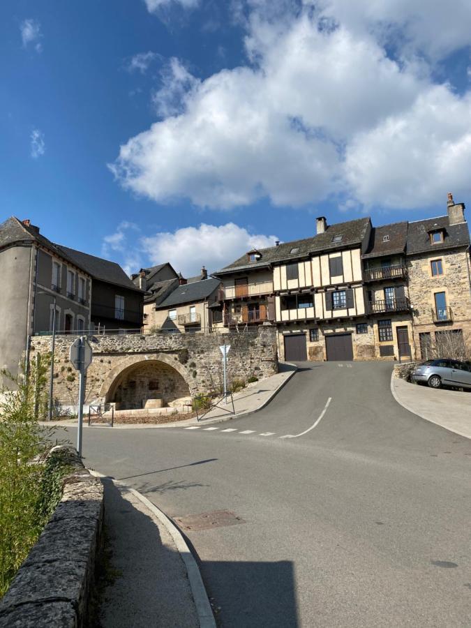 Hotel Au Pont D'Olt Saint-Côme-dʼOlt Esterno foto